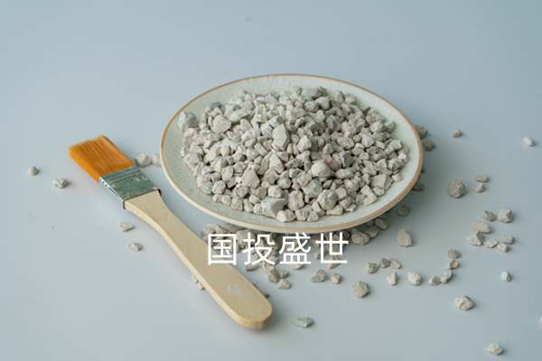 国投盛世,饲料级沸石的吸附作用