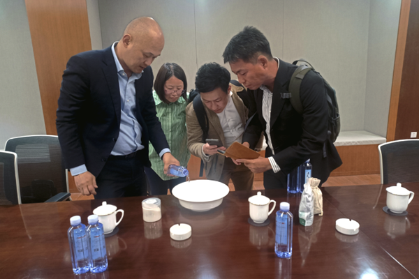 世界500强公司伊藤忠商事株式会社莅临国投盛世沸石产业基地考察合作