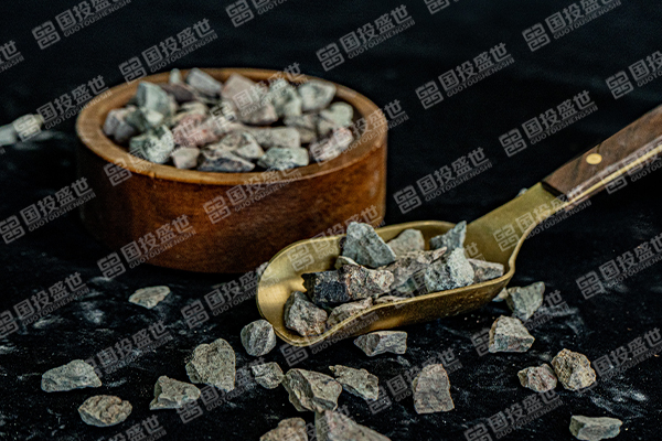 当前国际上有哪些行业和企业使用沸石？