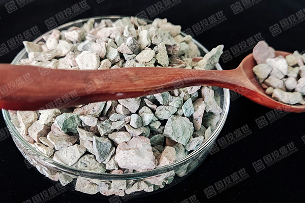 为何沸石在新能源汽车中的应用？